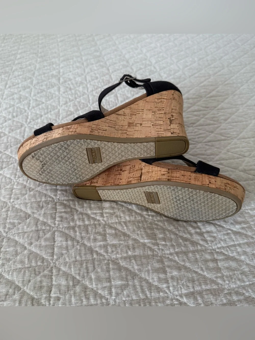 Like New TOMS Sienna Black Canvas Strap Wedge Sandal Cork Heel Size 8